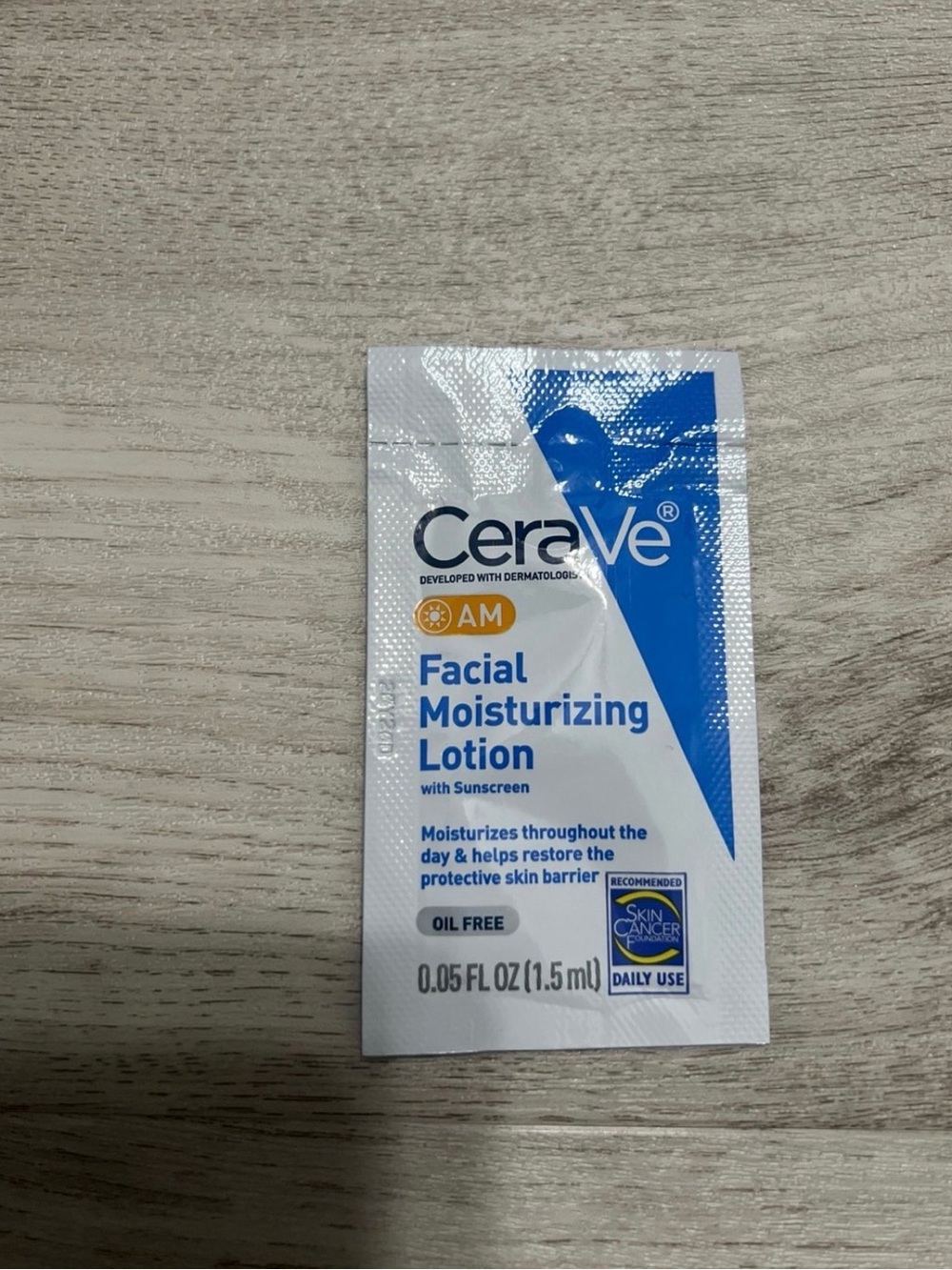 CeraVe Facial Moisturizing Lotion sample Packet in White and Blue